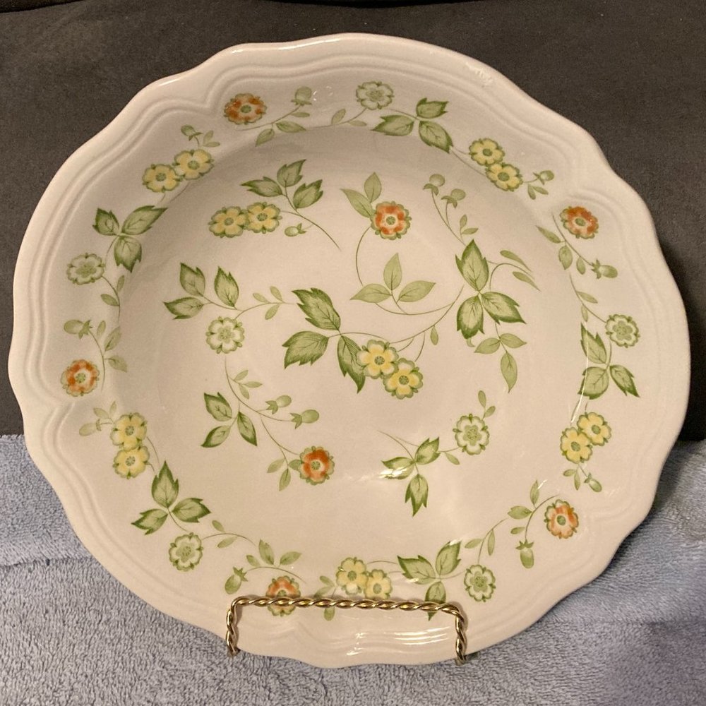 VINTAGE 1978 PETITE FLORA #4009 Ironstone Sears 9.5" Serving/Vegetable Bowl-EUC